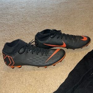 Nike Mens soccer Gear